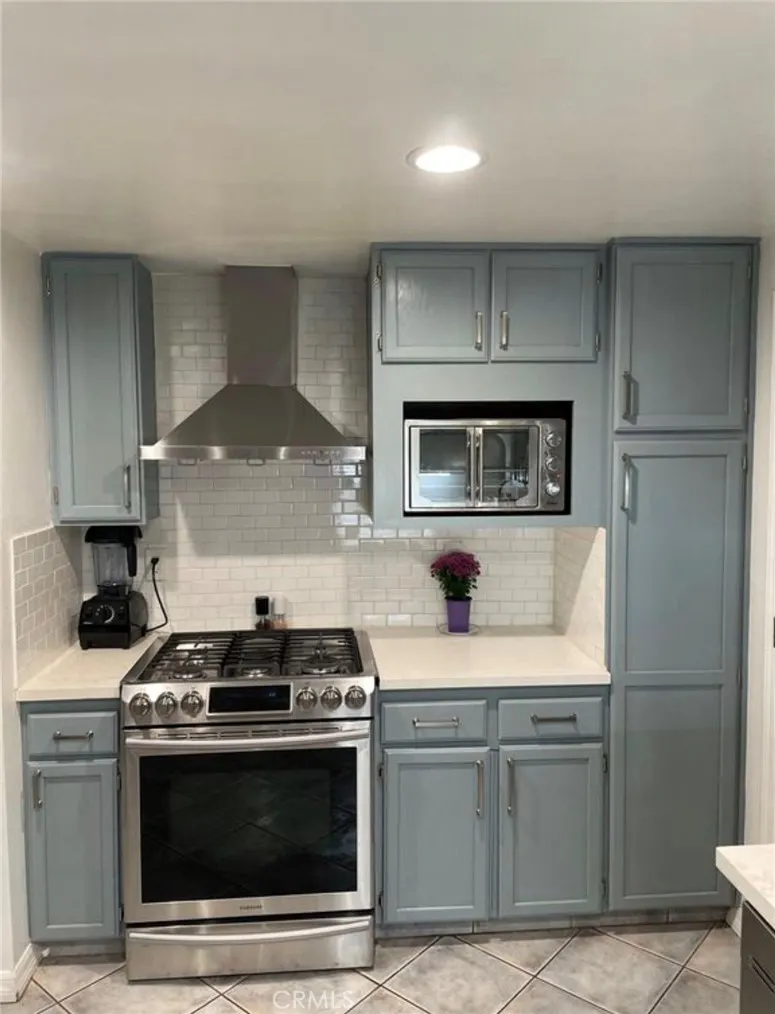 314 W Gladstone