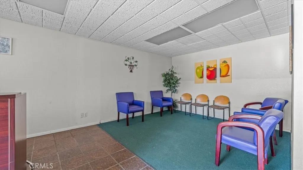 580 E Foothill Boulevard