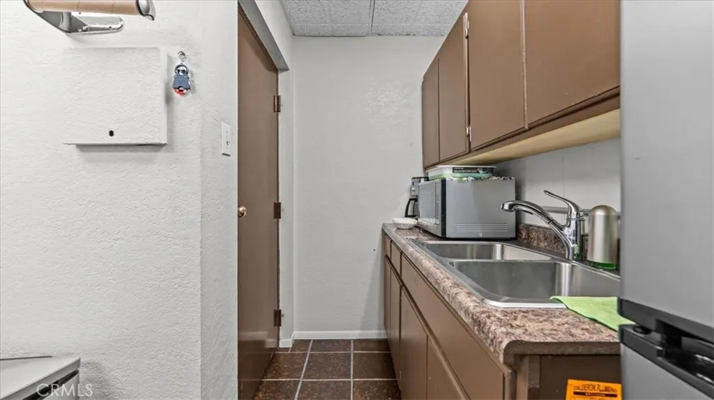 580 E Foothill Boulevard
