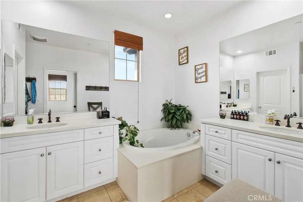 3268 S Westmont Lane, #5