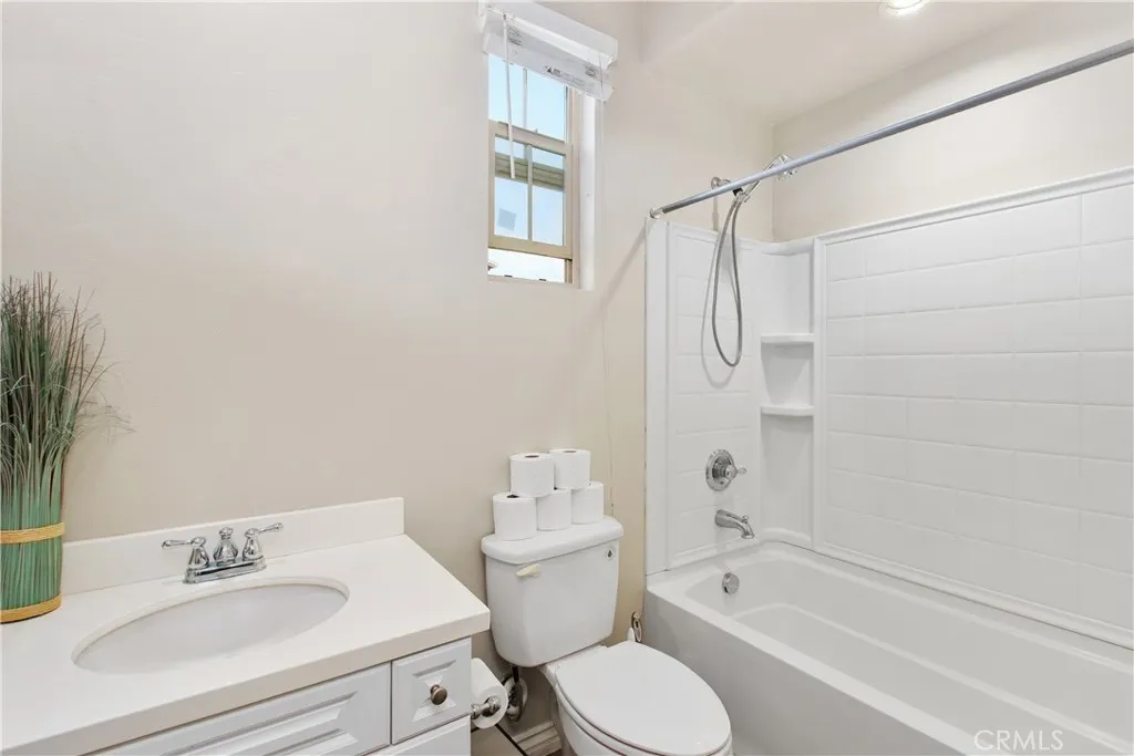3268 S Westmont Lane, #5