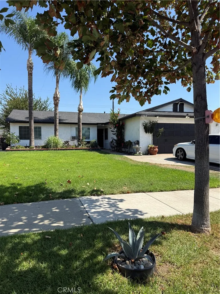 1722 N Del Norte