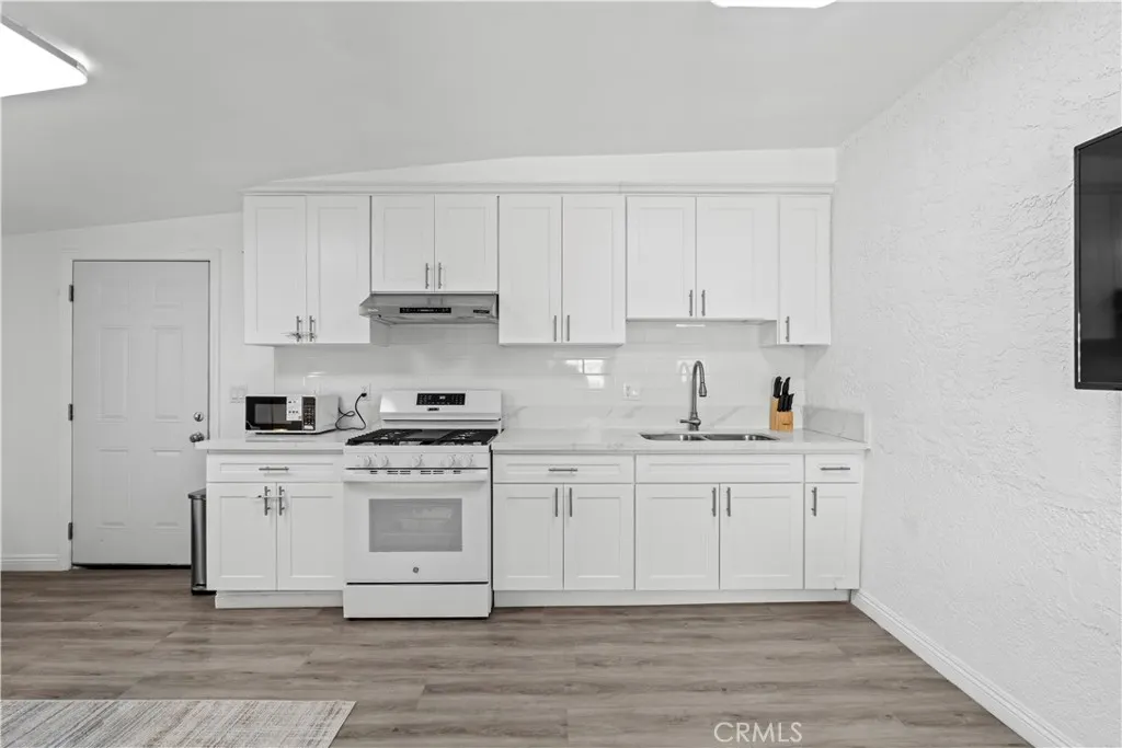 3355 Vineland