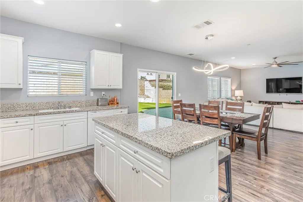 2461 E Colchester