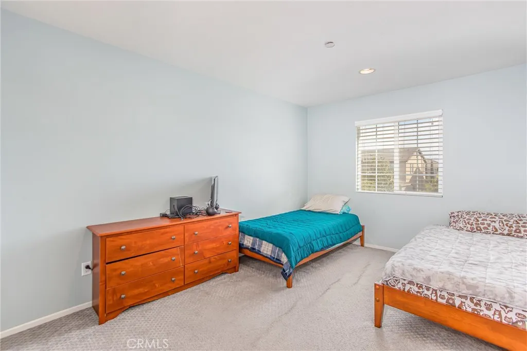 2461 E Colchester