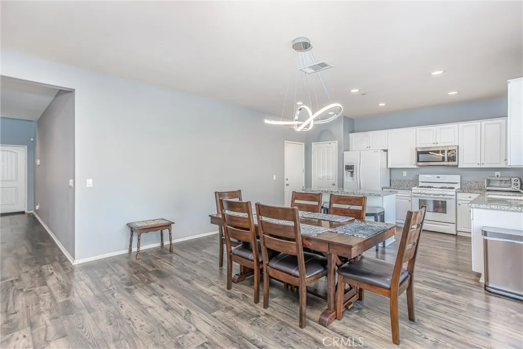 2461 E Colchester