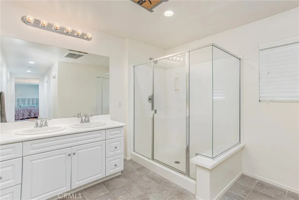 2461 E Colchester