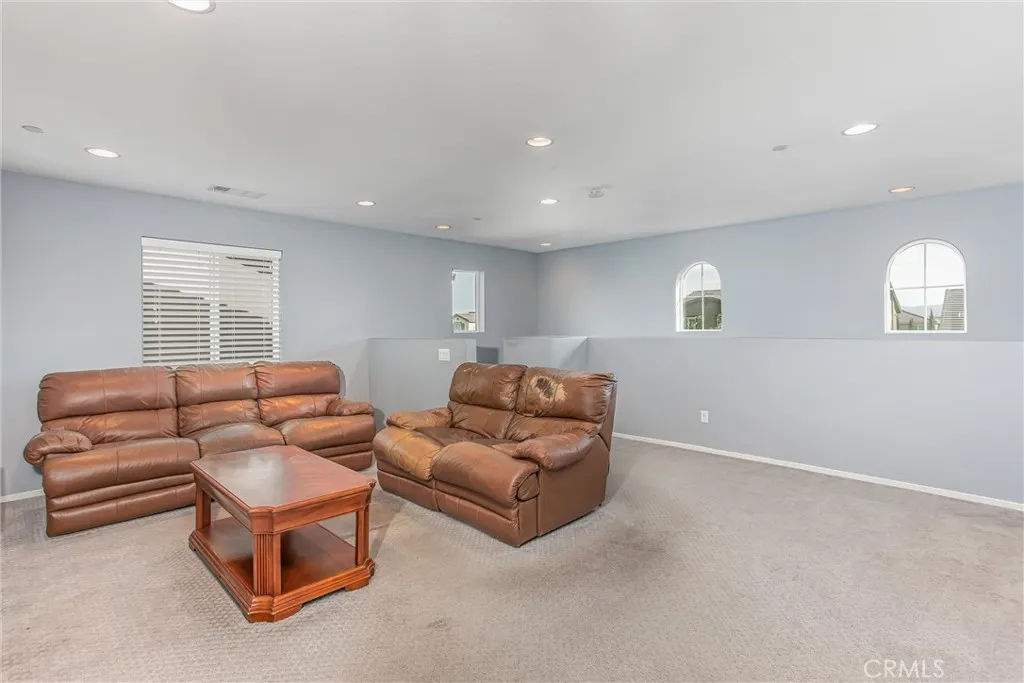 2461 E Colchester