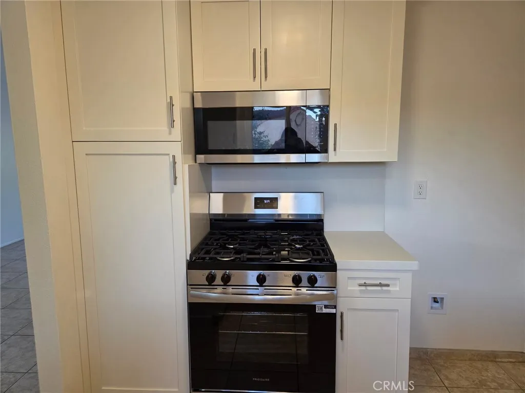 16060 Las Vecinas Drive