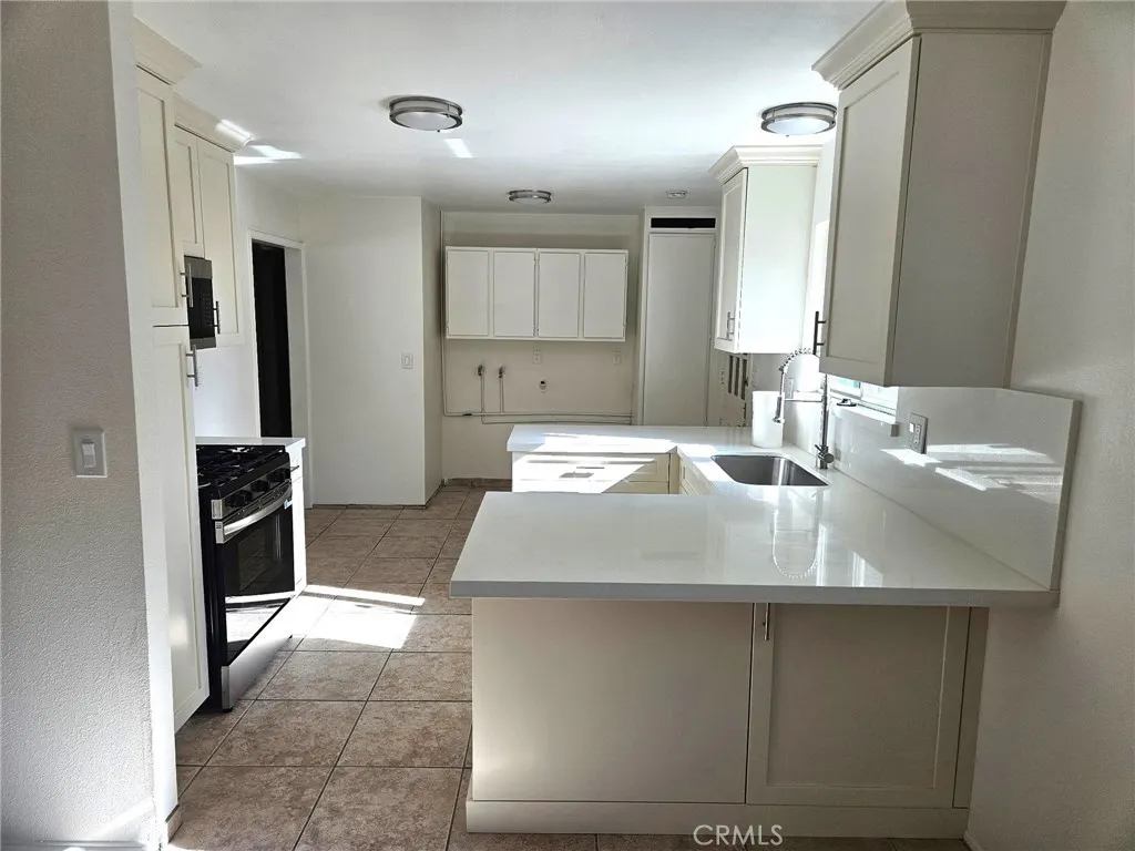 16060 Las Vecinas Drive