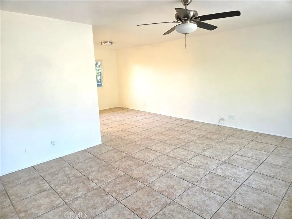 16060 Las Vecinas Drive