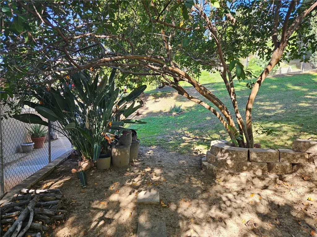 16060 Las Vecinas Drive