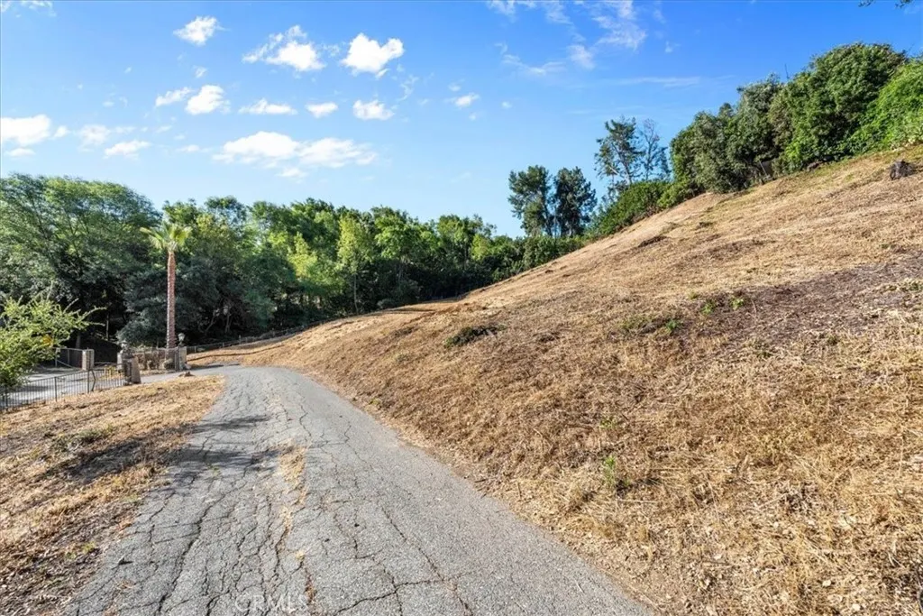 21544 Covina Hills Rd