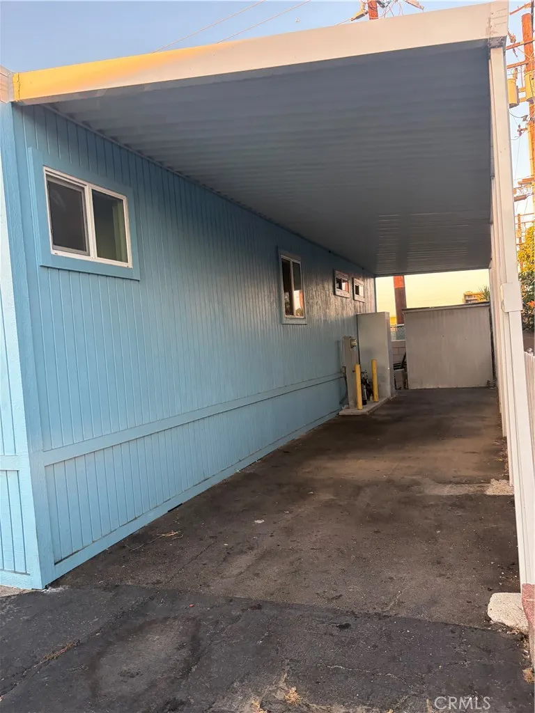 716 N Grand Ave