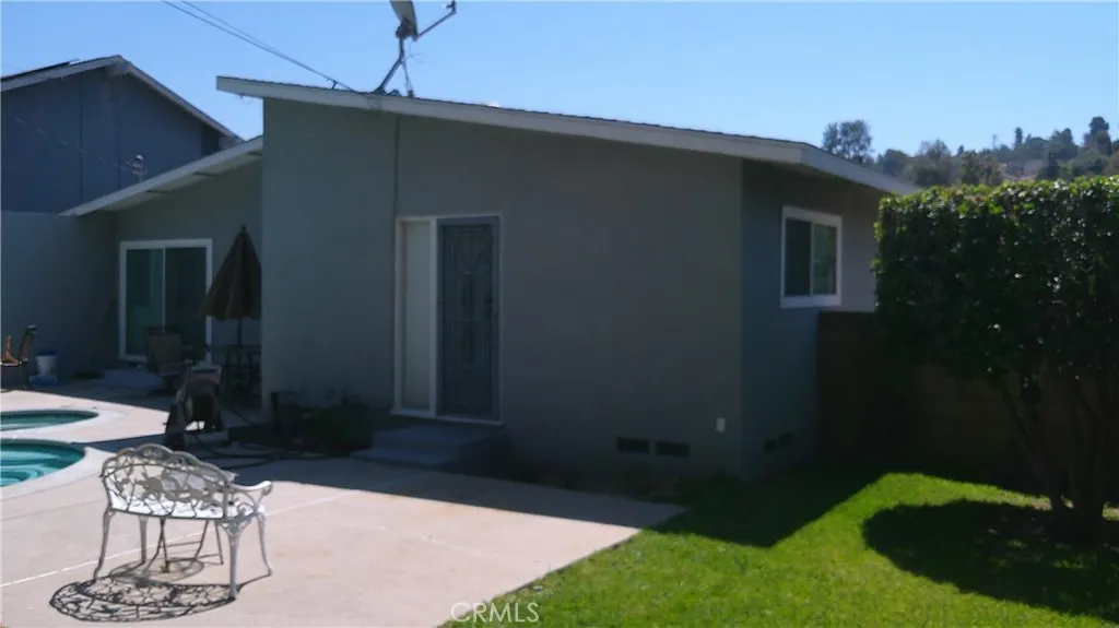 3525 Castle Rock