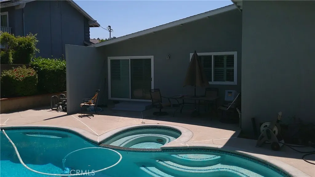 3525 Castle Rock