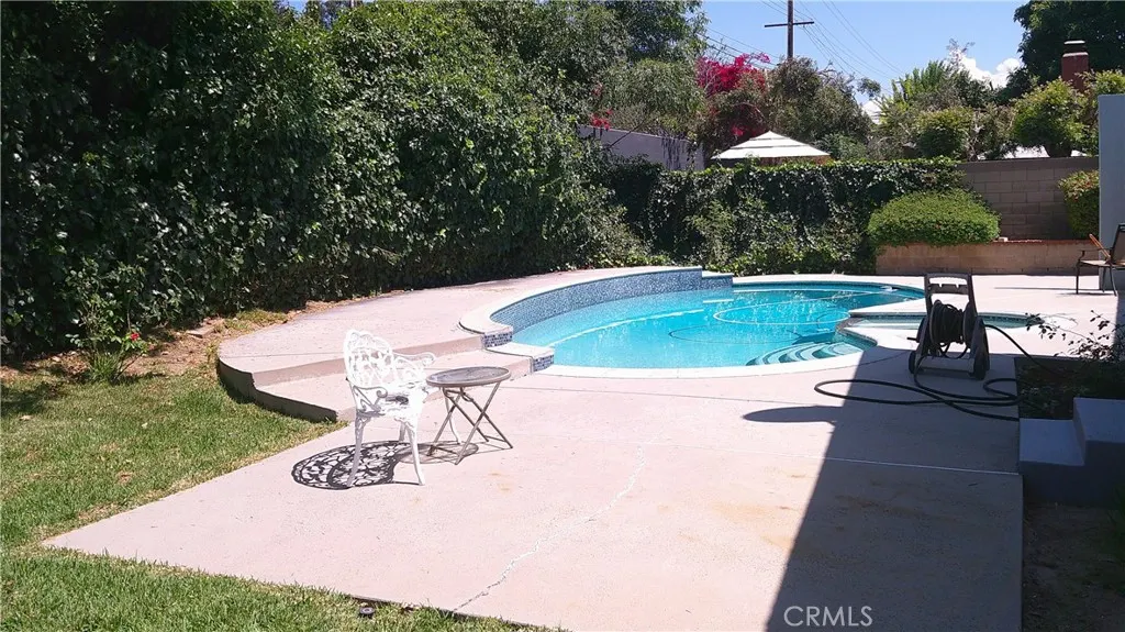 3525 Castle Rock
