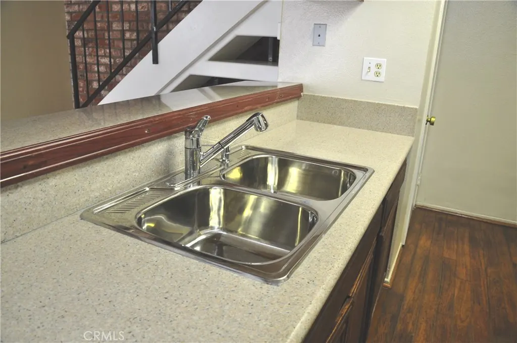 1102 W Calle Del Sol