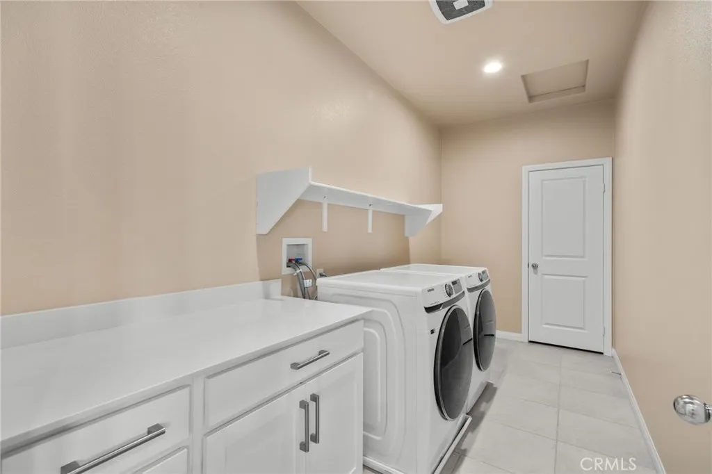 3121 E Silver Sky Drive