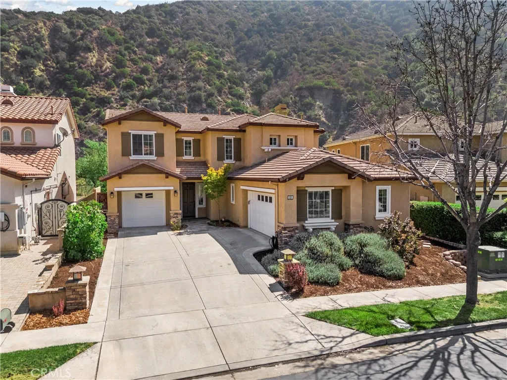 22 River Rock Court