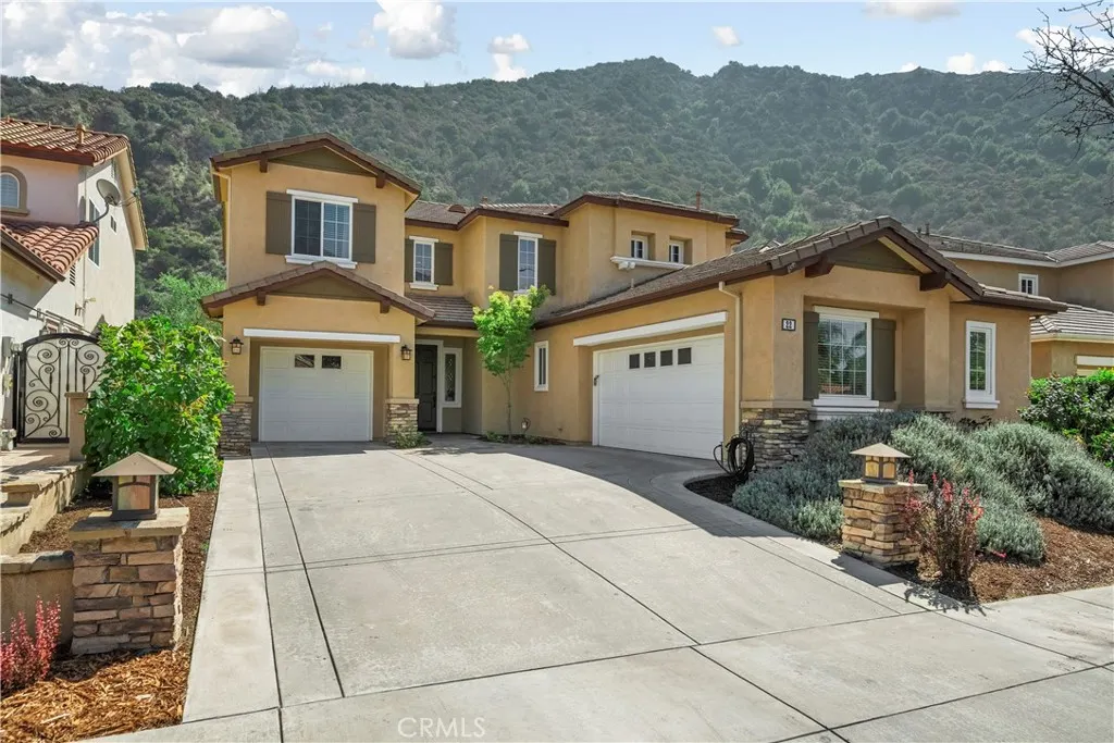 22 River Rock Court