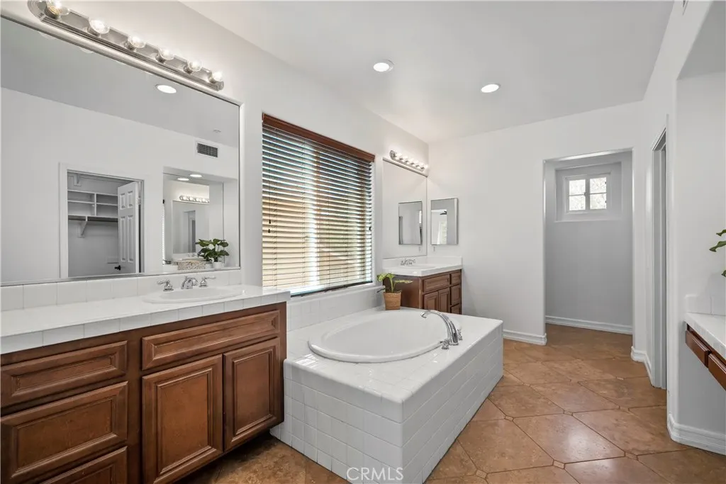 22 River Rock Court