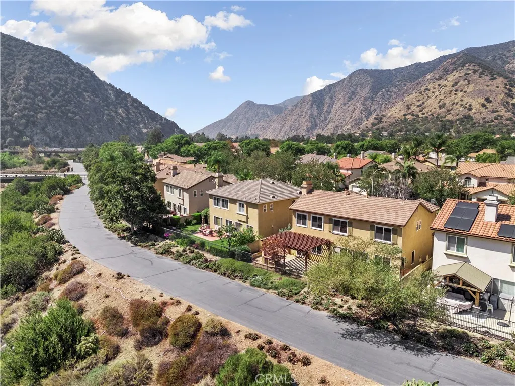 22 River Rock Court