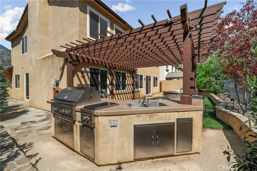 22 River Rock Court