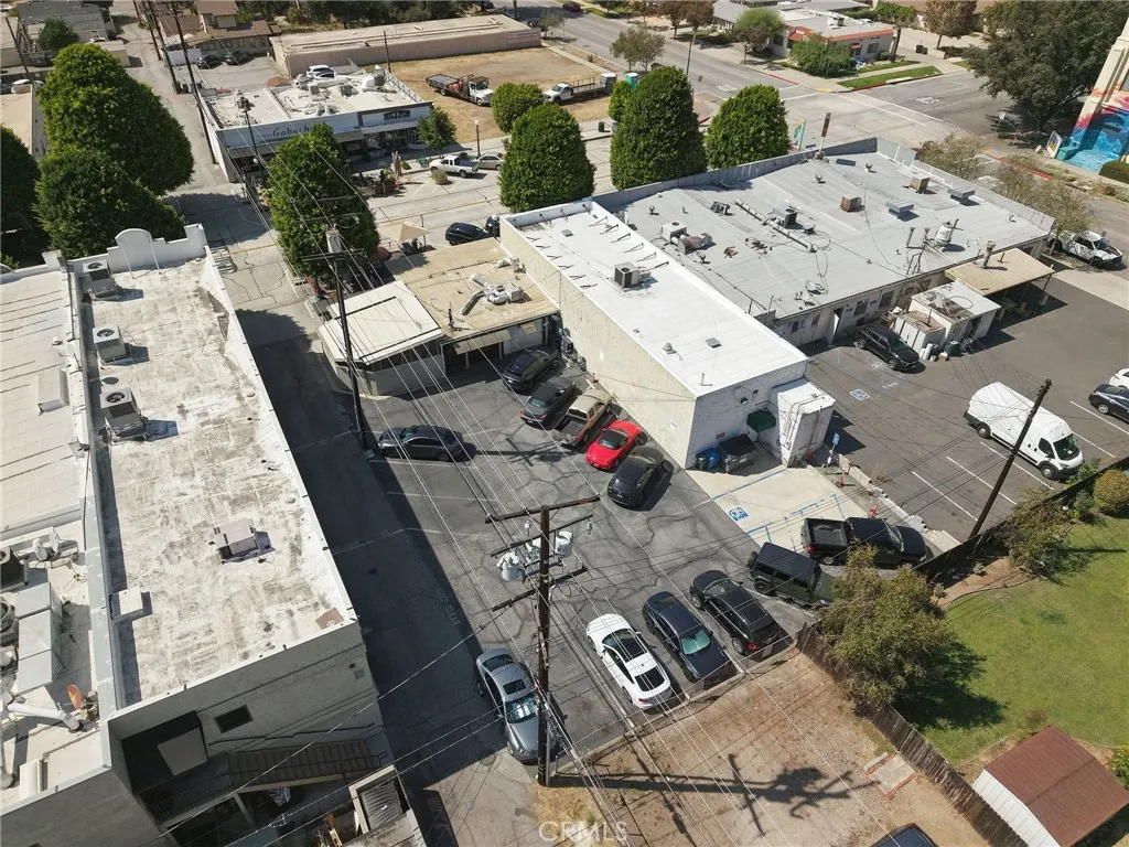 222 N Glendora Ave