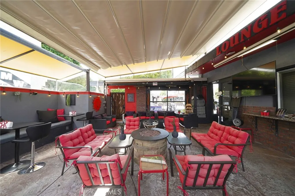 222 N Glendora Ave