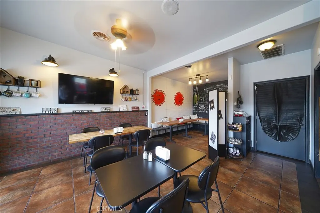 222 N Glendora Ave