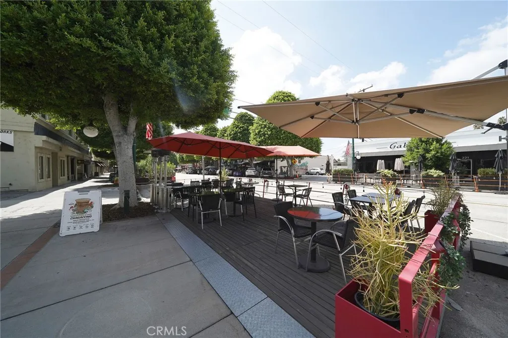 222 N Glendora Ave