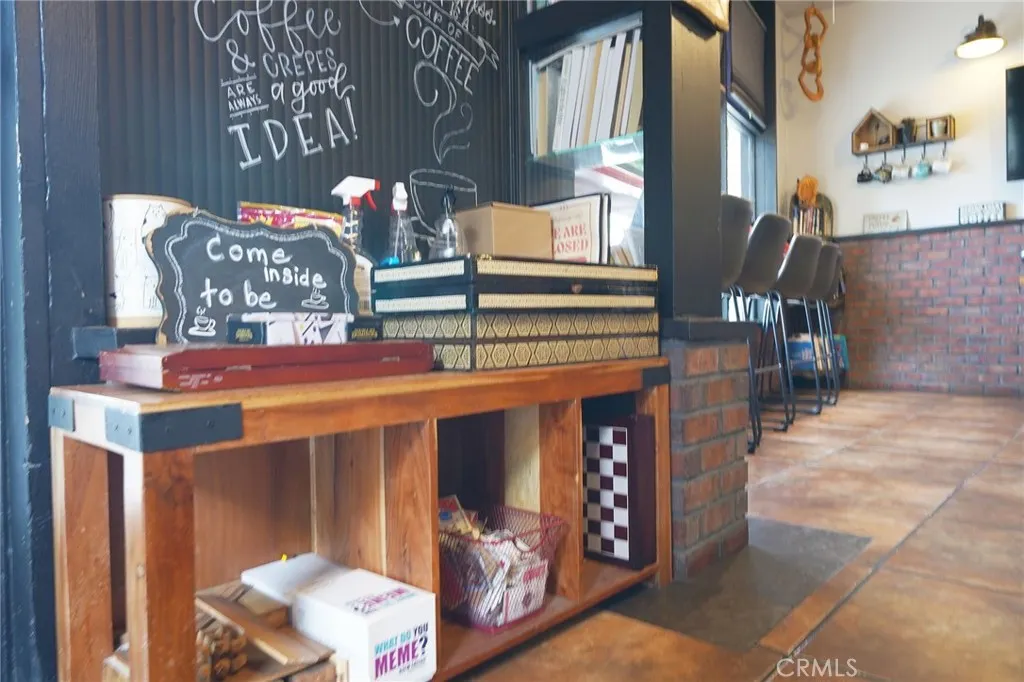 222 N Glendora Ave