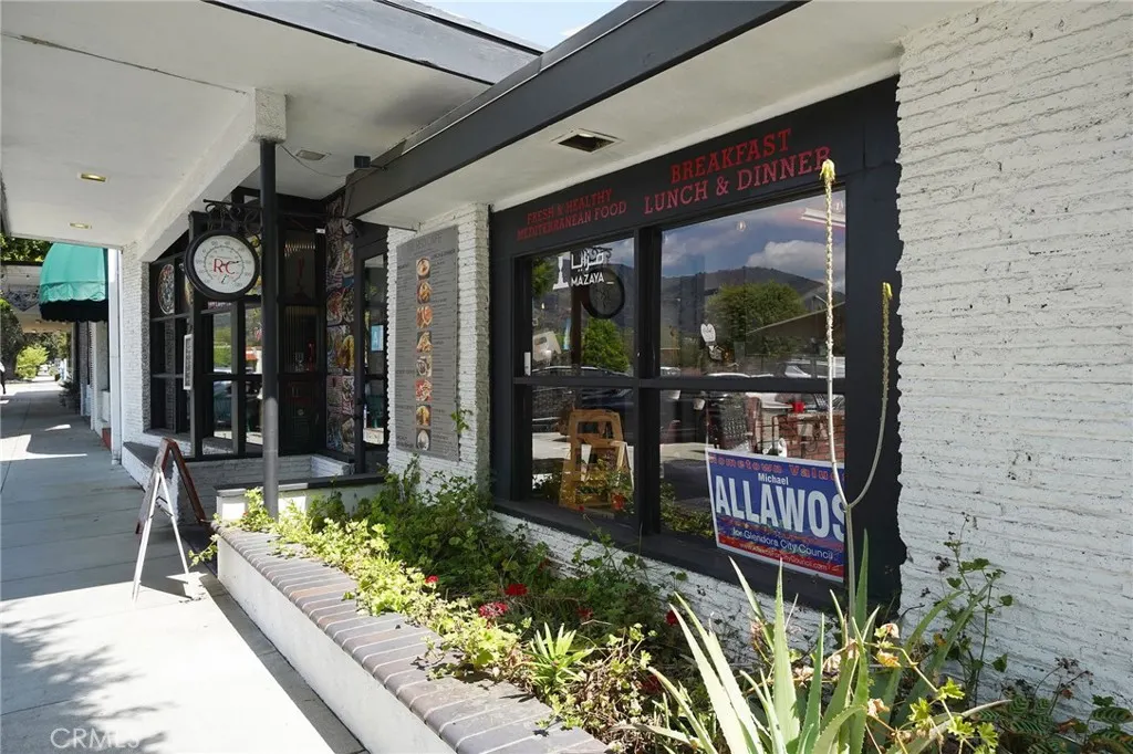 222 N Glendora Ave