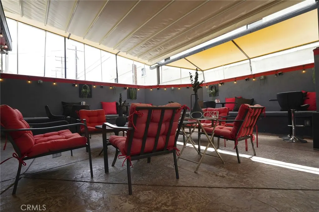 222 N Glendora Ave