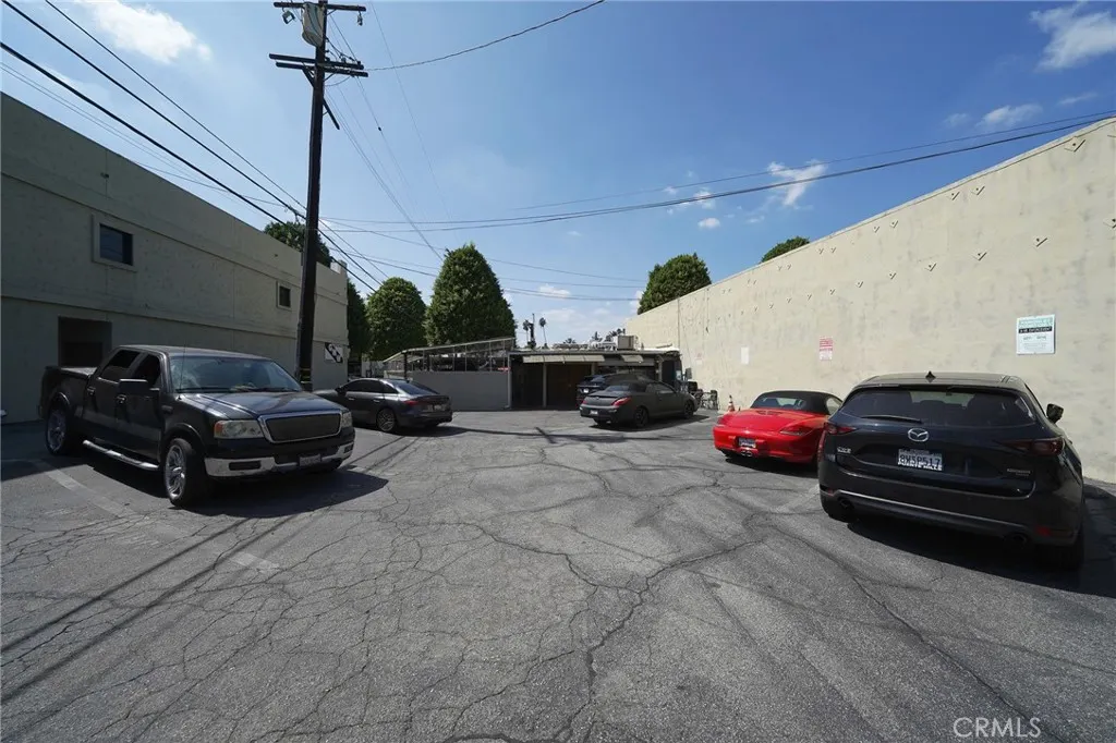 222 N Glendora Ave
