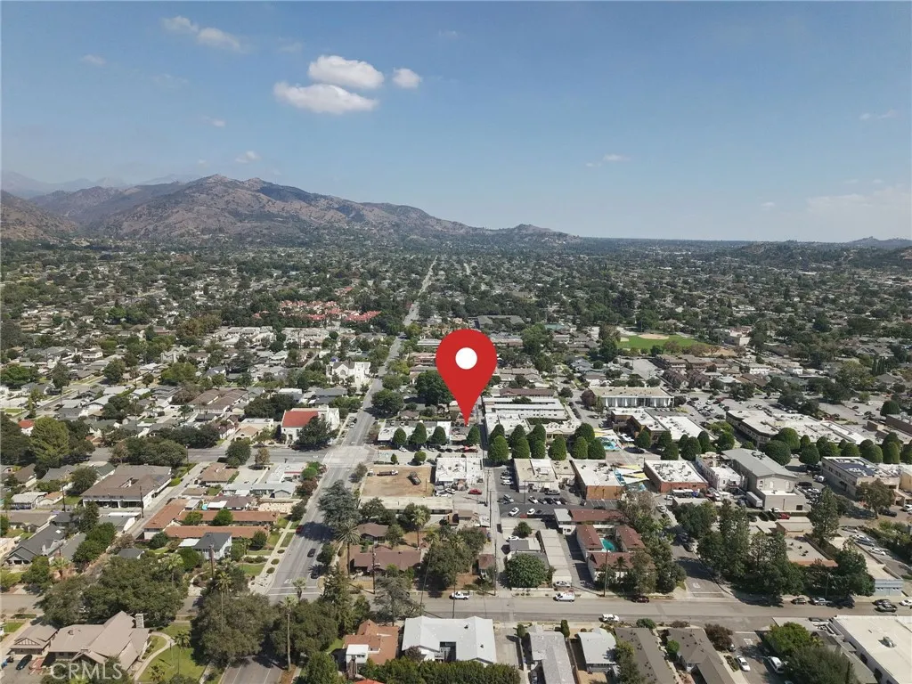222 N Glendora Ave