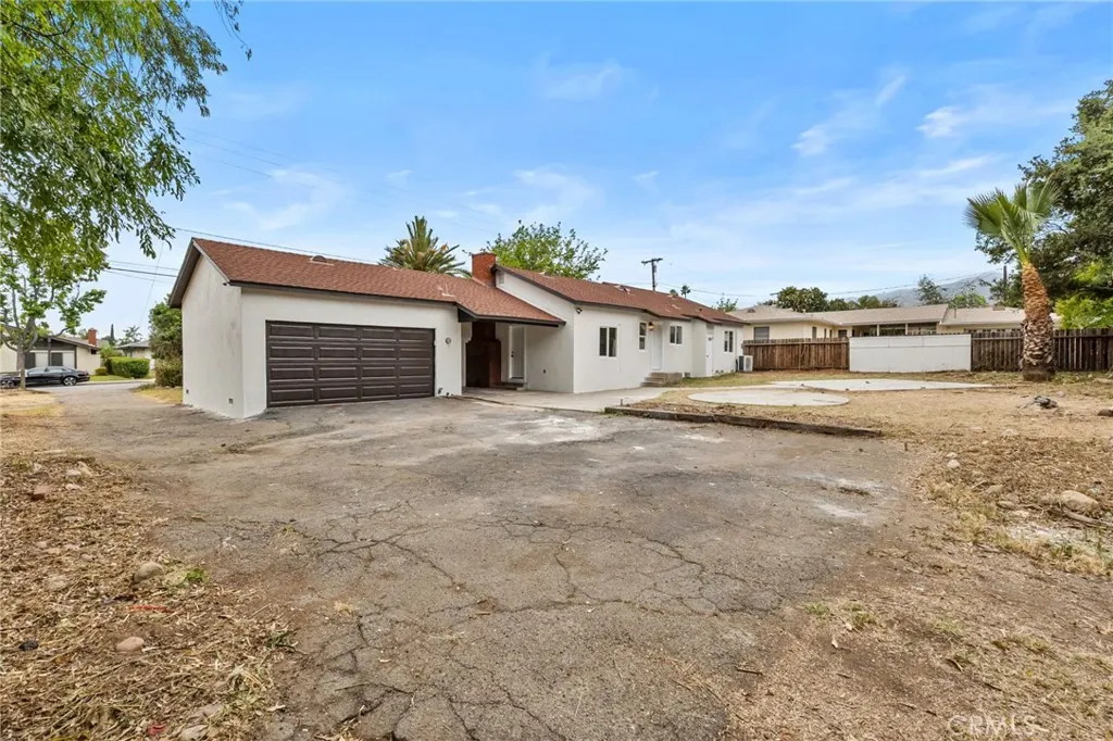 736 N Walnut Avenue