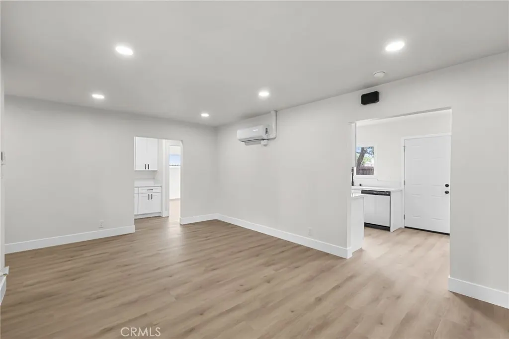 736 N Walnut Avenue