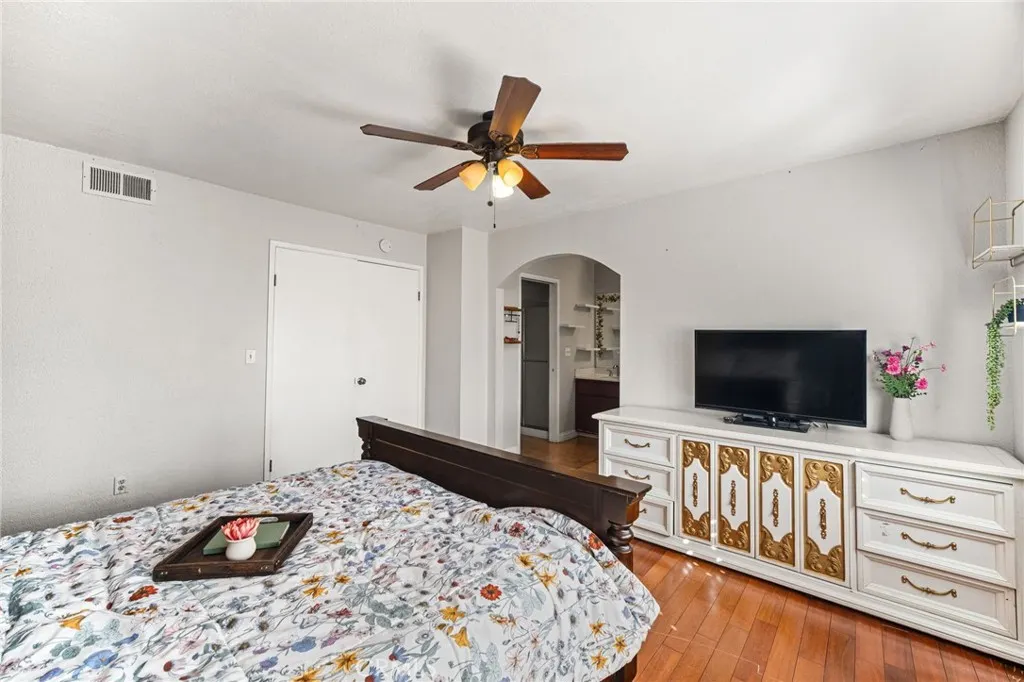 1772 Aspen Village