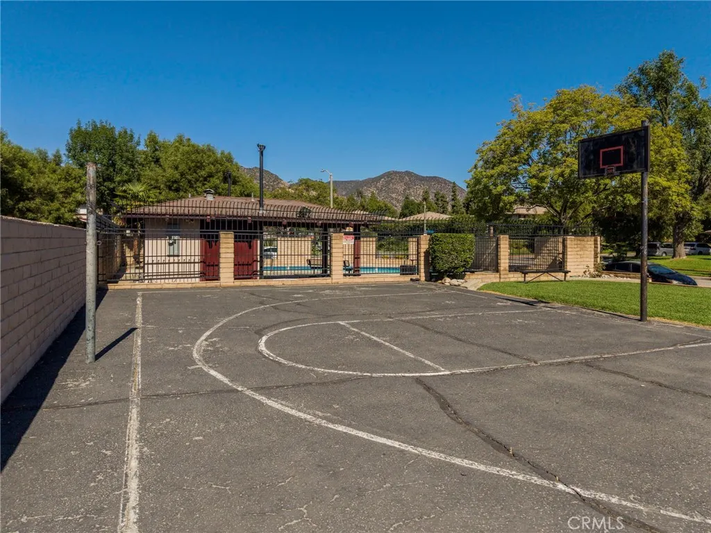 1168 W Calle Del Sol, #4