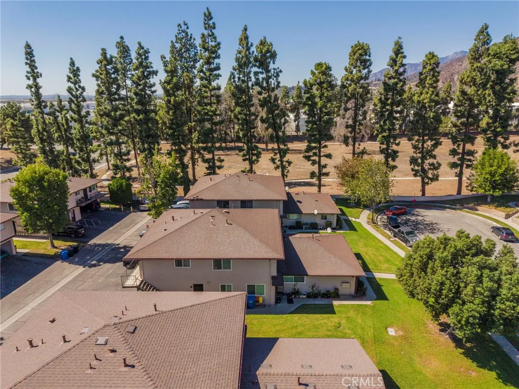 1168 W Calle Del Sol, #4