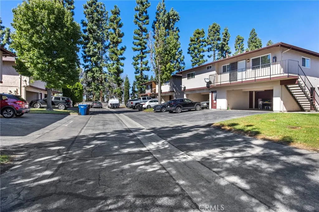 1168 W Calle Del Sol, #4