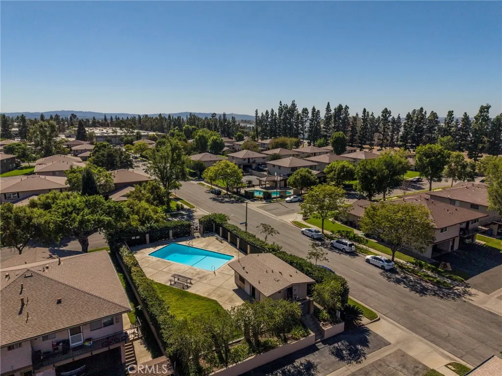 1168 W Calle Del Sol, #4