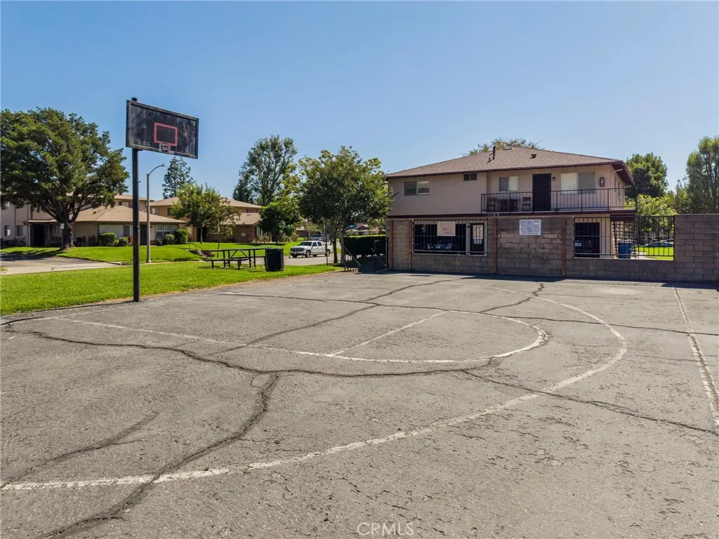1168 W Calle Del Sol, #4