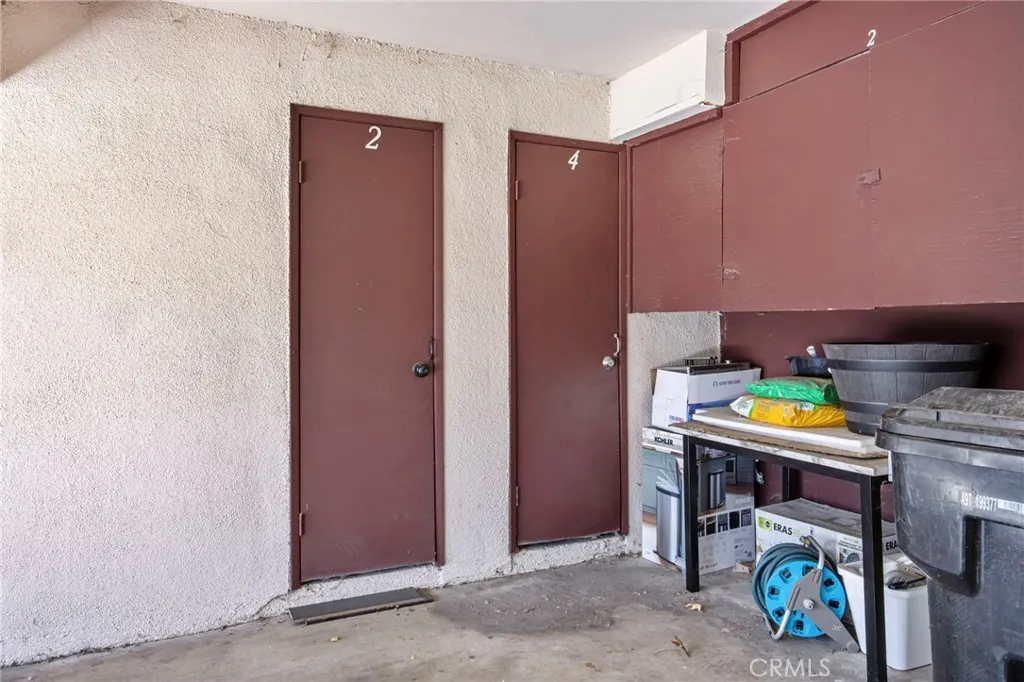 1168 W Calle Del Sol, #4