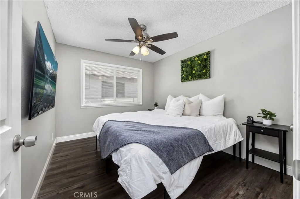 1168 W Calle Del Sol, #4