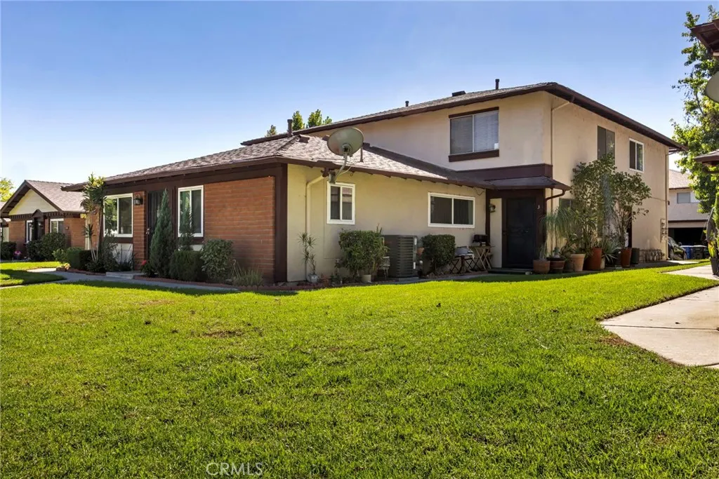 1168 W Calle Del Sol, #4