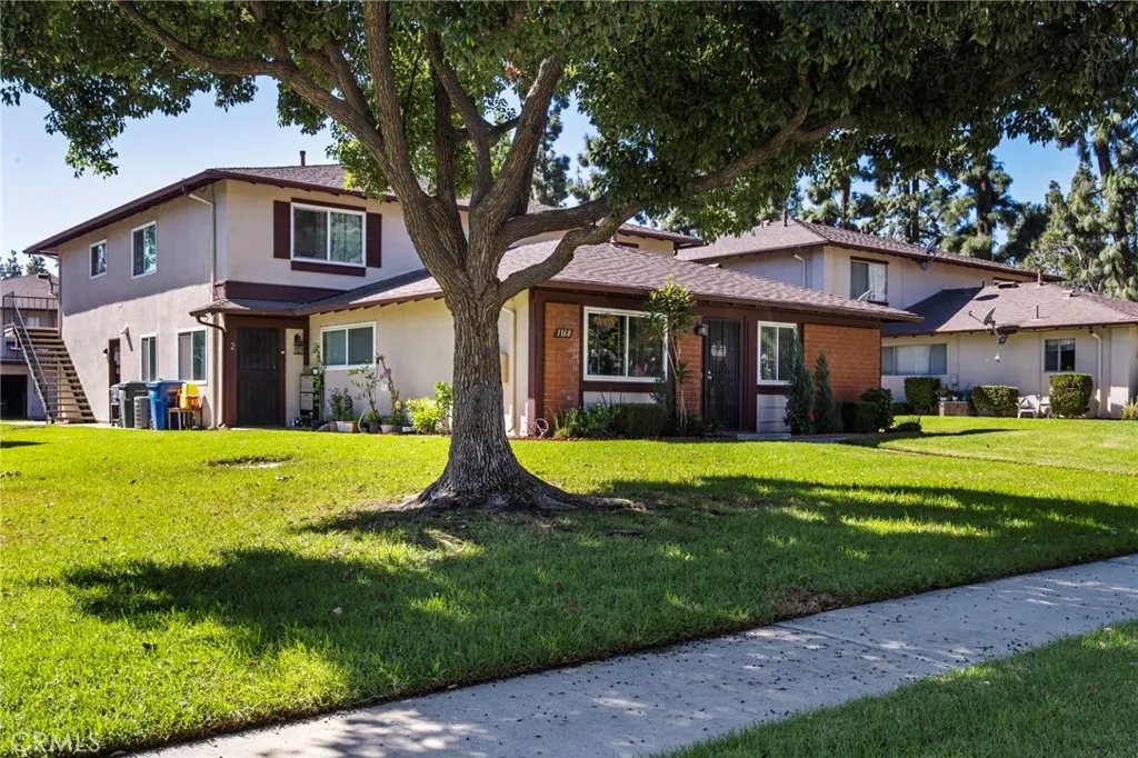 1168 W Calle Del Sol, #4