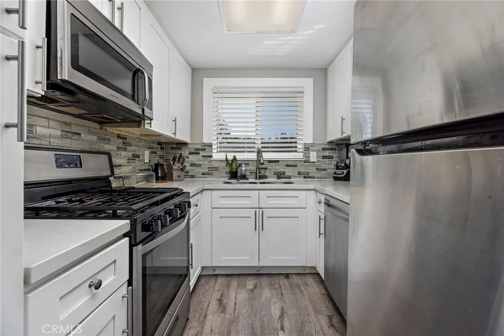 1168 W Calle Del Sol, #4